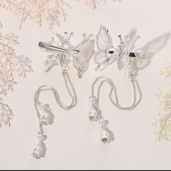 🆕 1Pc Metallic Silver Butterfly Hairpin With Fringe - Picture 2 of 7